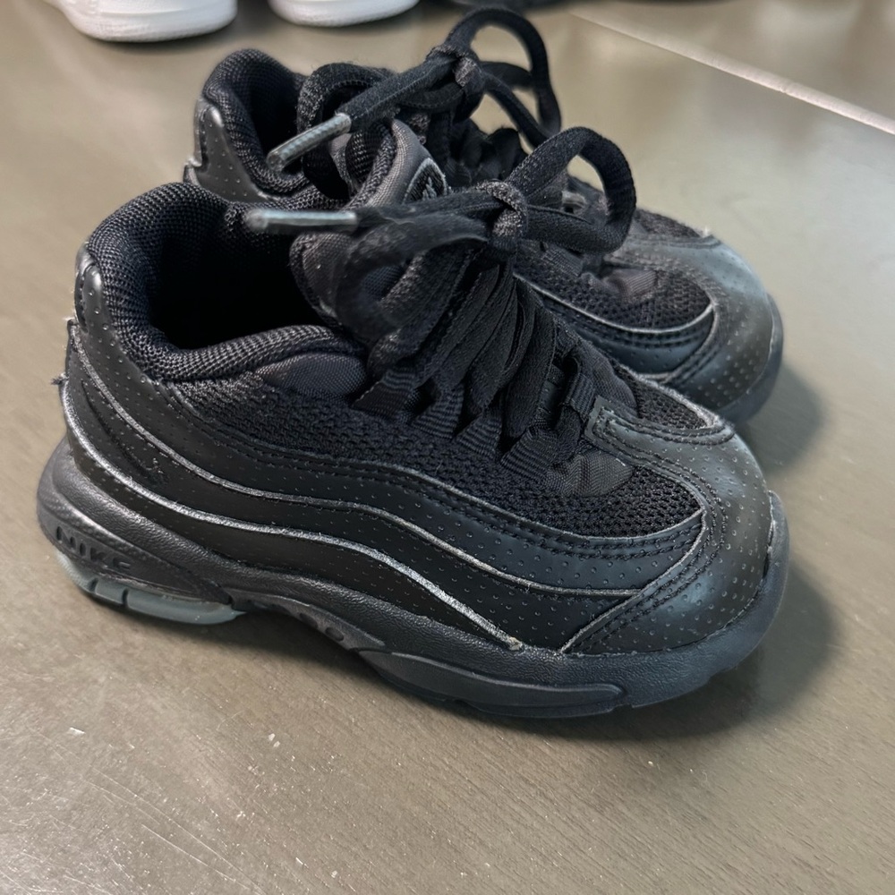 Nike airmax baby size 4c black